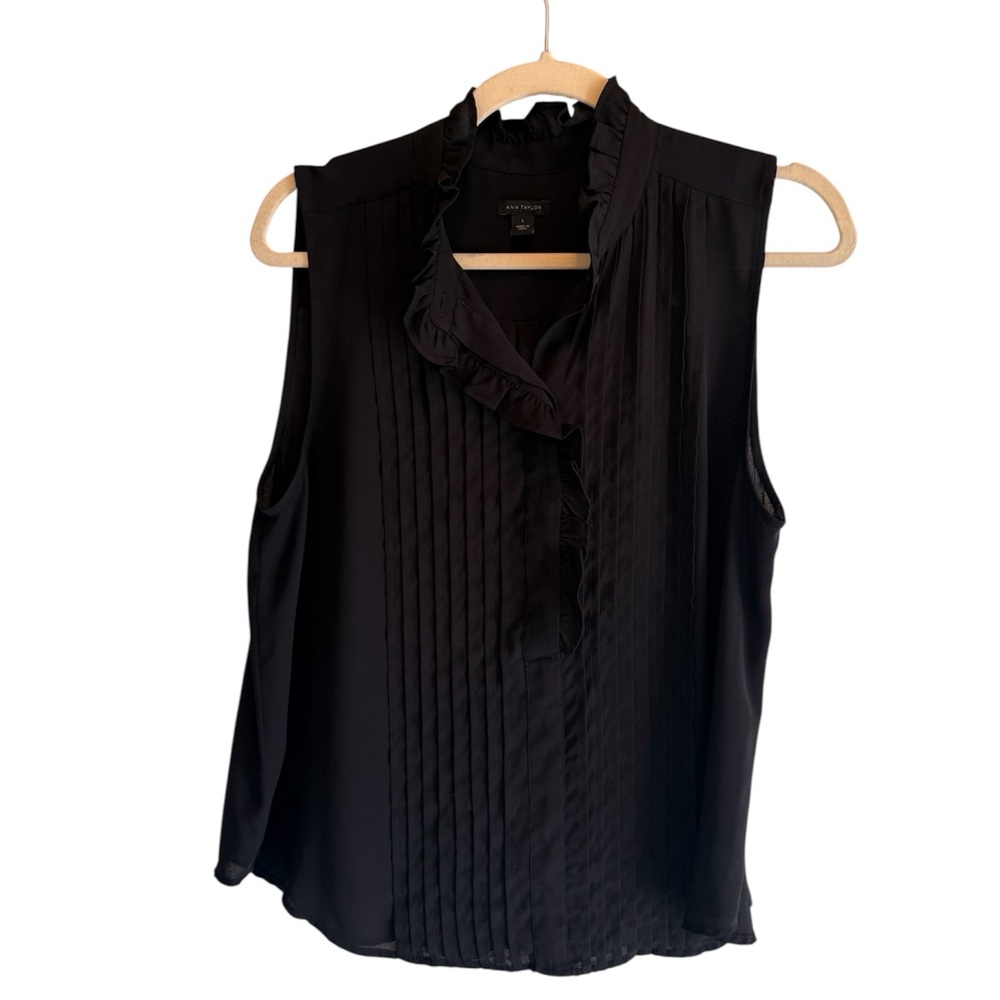 Ann Taylor Black Sleeveless Ruffle Pintuck Blouse in Size L